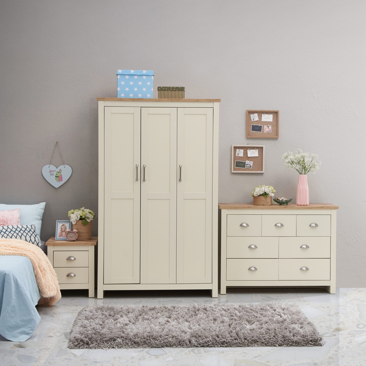 Cisnon Cream 3 Piece Set (3 Door Wardrobe